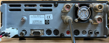 YAESU FT-847-back